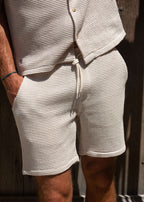 Short beige en nid d'abeille